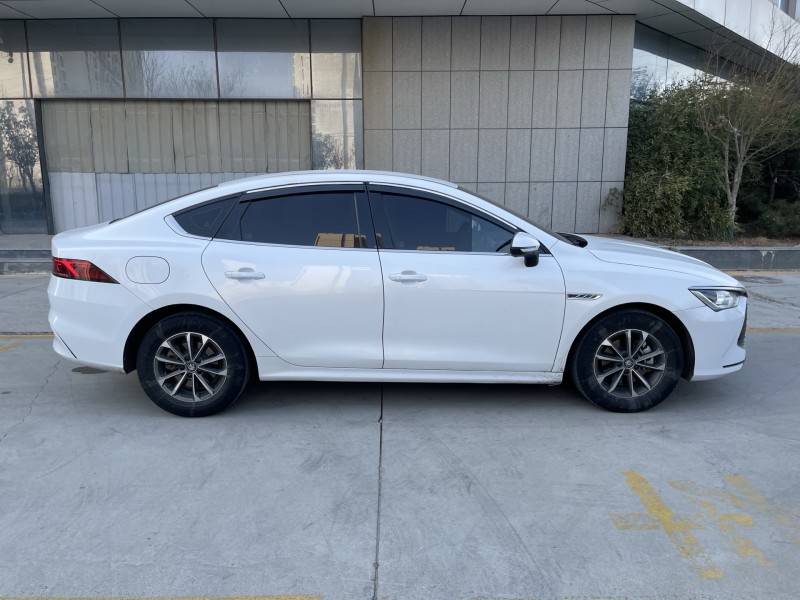 济宁23年比亚迪秦8