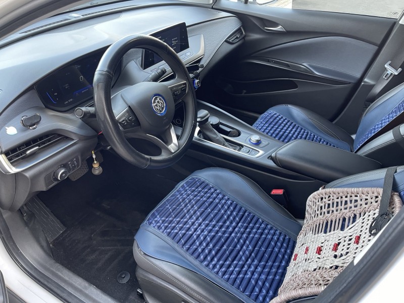 济宁22年别克微蓝5