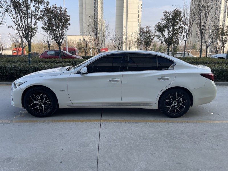 济宁18年英菲尼迪Q50L8