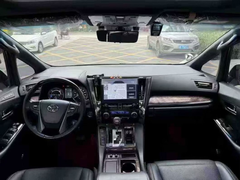 深圳23年丰田埃尔法3