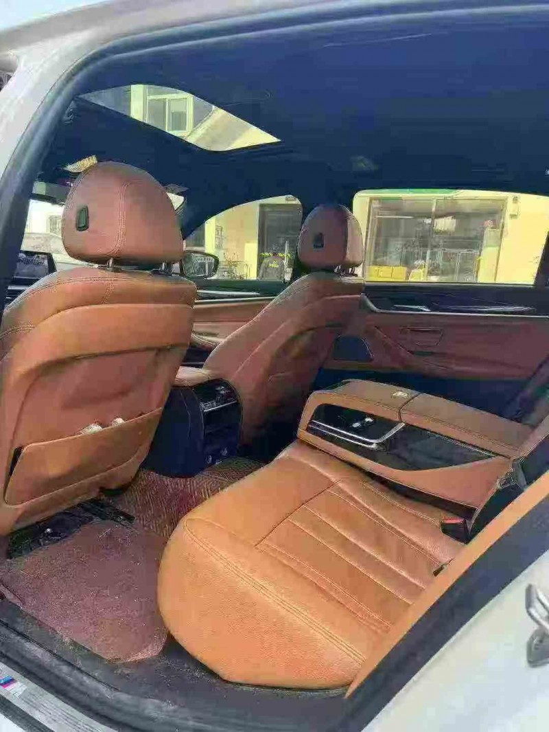 重庆18年宝马3系4