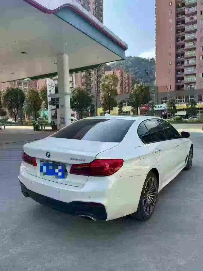 重庆18年宝马3系8