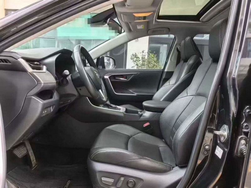 深圳22年丰田威兰达4