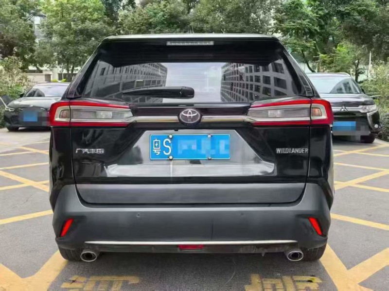 深圳22年丰田威兰达8