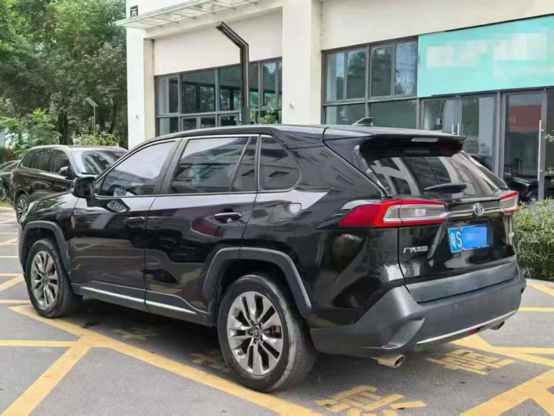 深圳22年丰田威兰达9