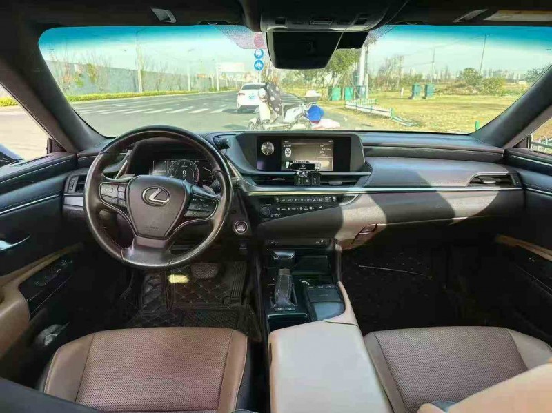 常州20年雷克萨斯ES6