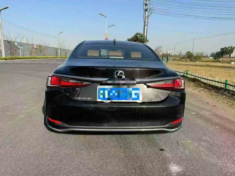 常州20年雷克萨斯ES9