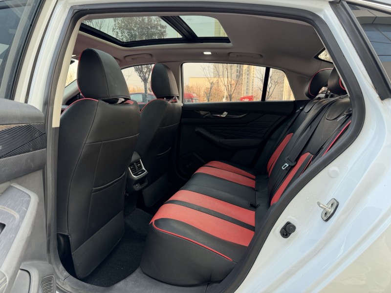 济宁23年东风奕炫5