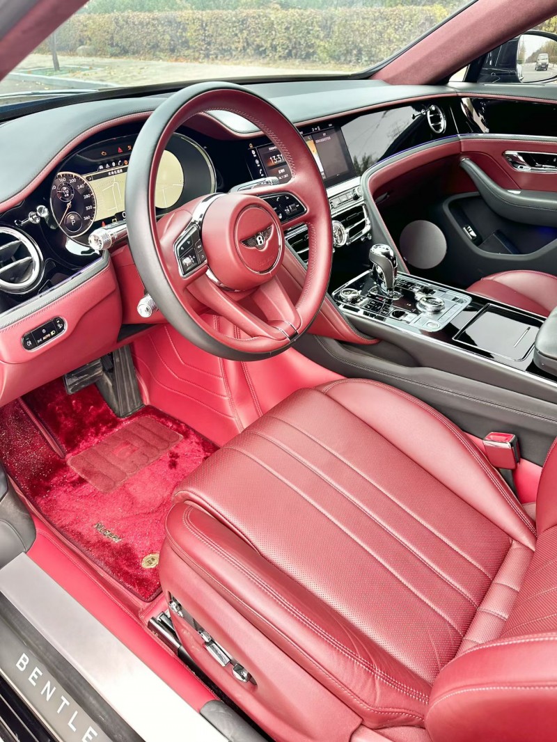 太原24年宾利飞驰4