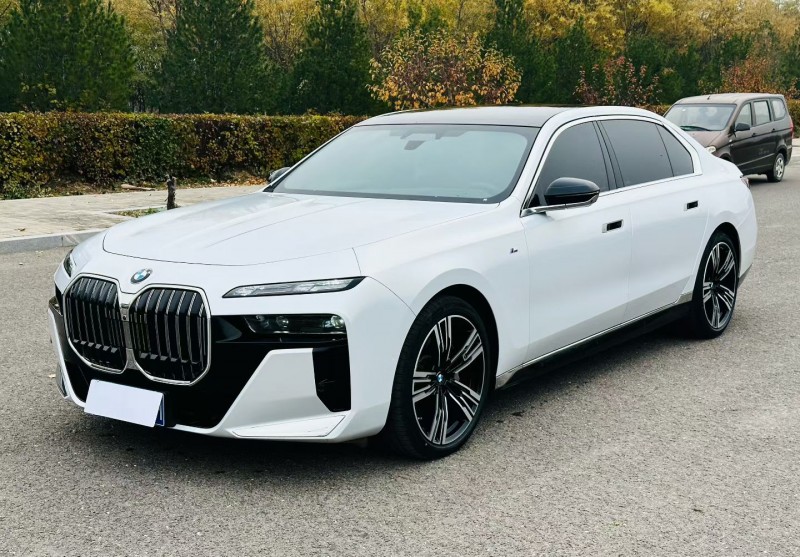 太原24年宝马7系3