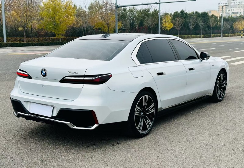 太原24年宝马7系8