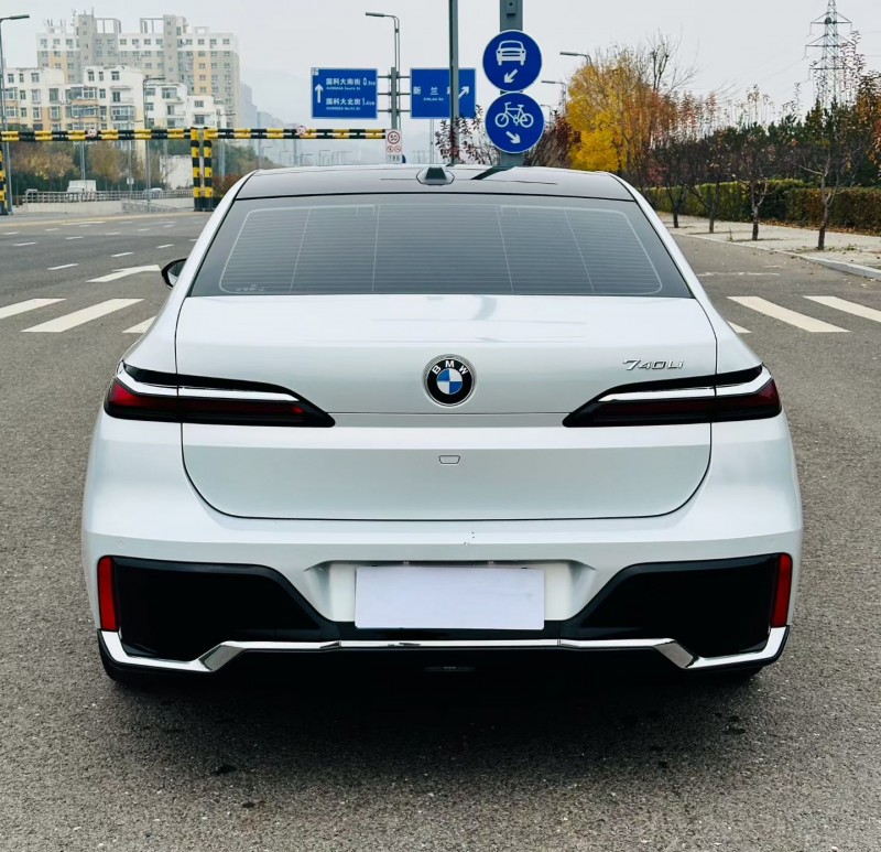 太原24年宝马7系9