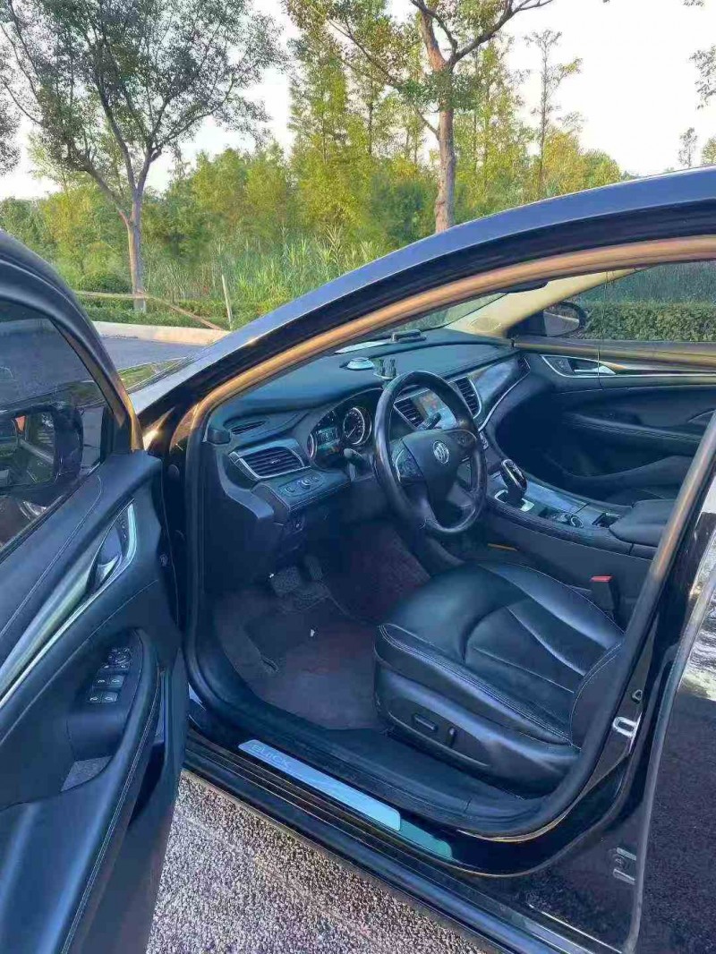 淮安18年别克君越6