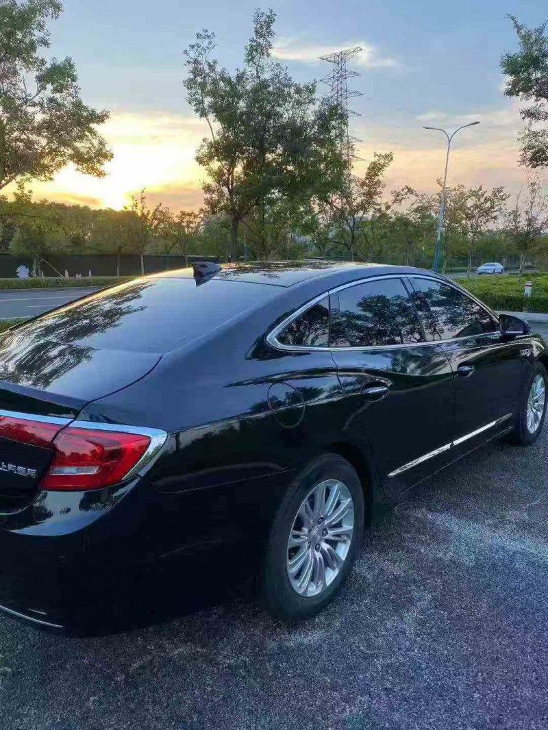 淮安18年别克君越8