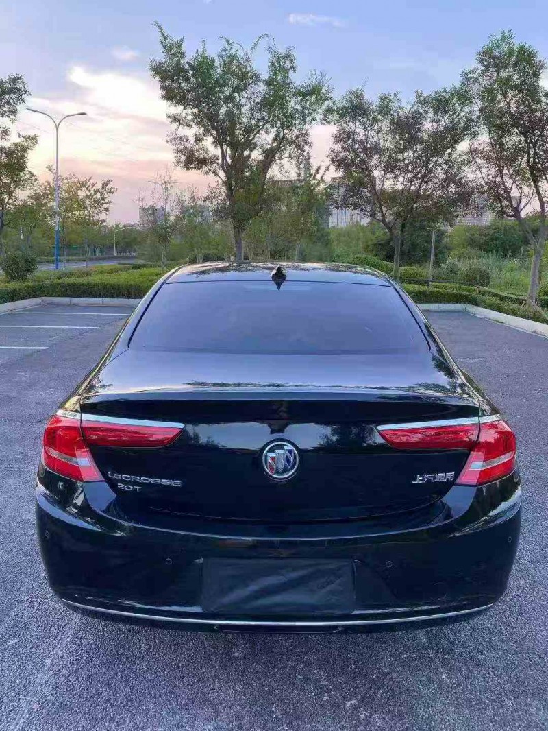 淮安18年别克君越9