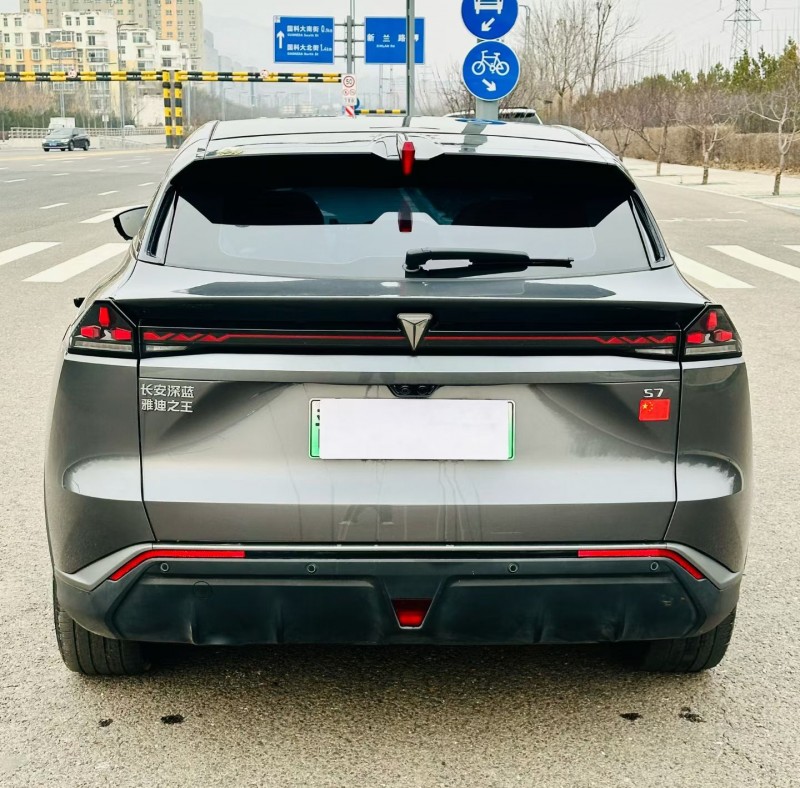 太原23年长安汽车深蓝8