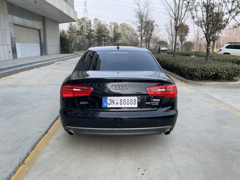 济宁16年奥迪A6L9