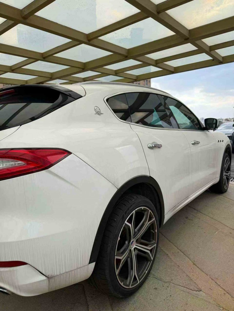 徐州17年玛莎拉蒂Levante8