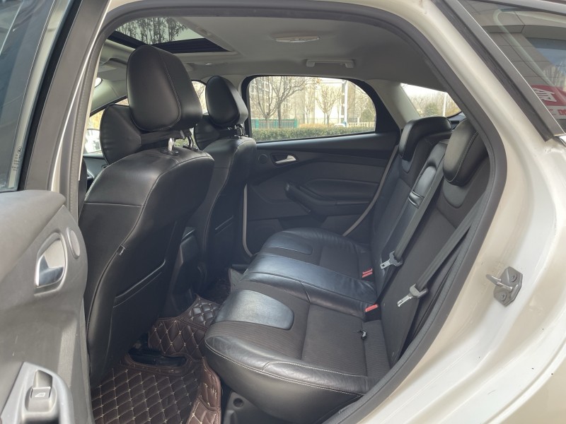 济宁14年福特福克斯6