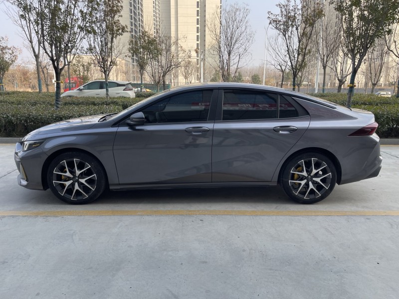 济宁23年传祺影豹8