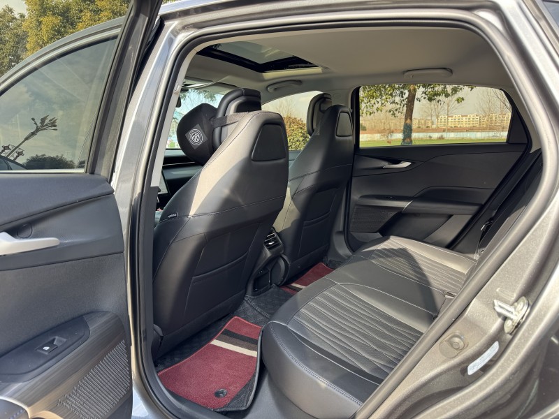 盐城25年长安汽车逸动8