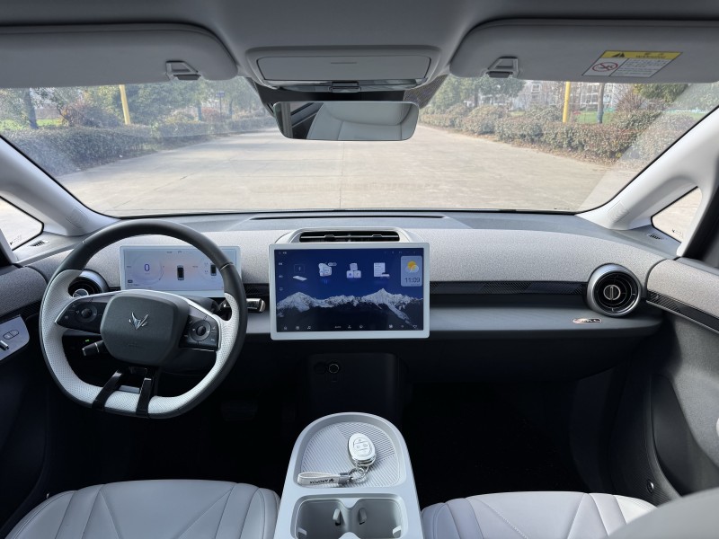 盐城25年极狐汽车考拉8