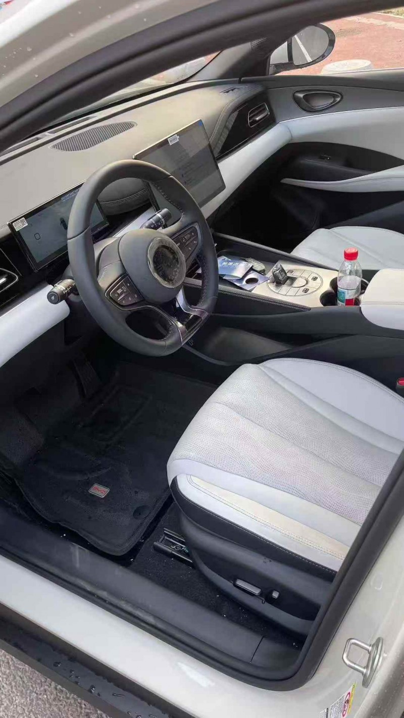 青岛25年比亚迪海豹3