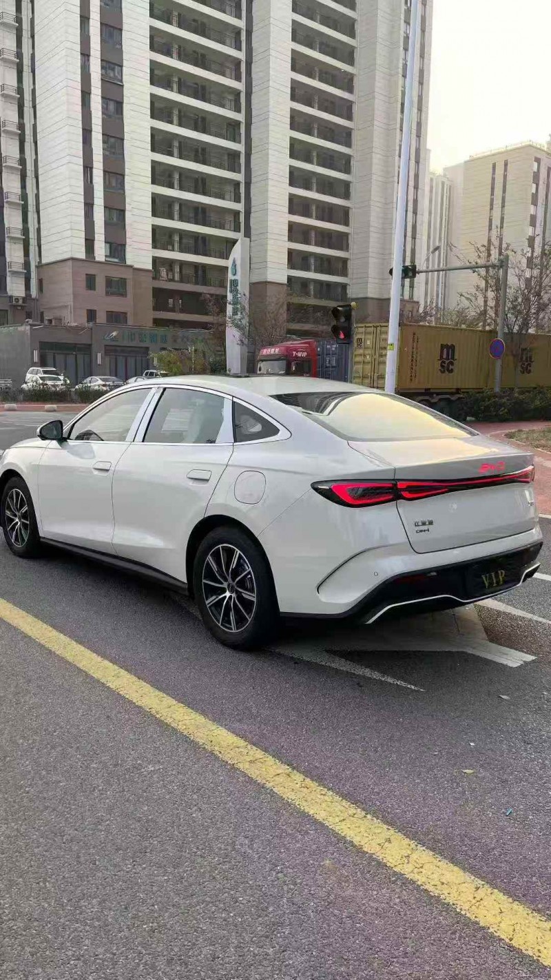 青岛25年比亚迪海豹6