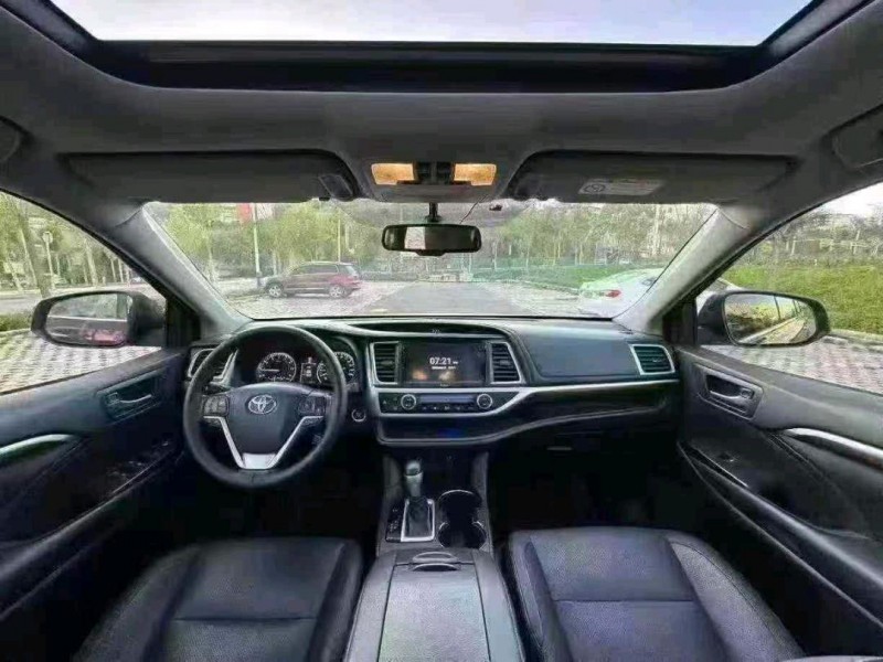 郑州16年丰田汉兰达6