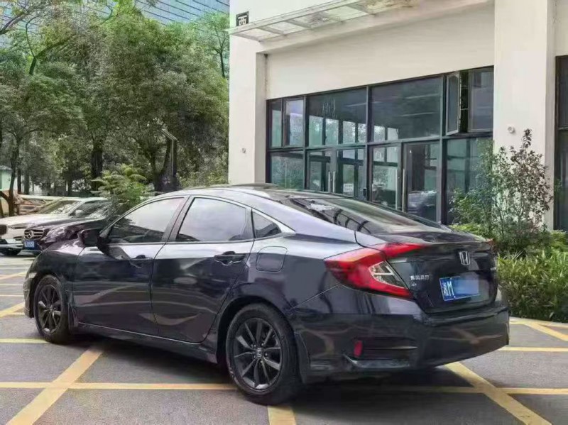 深圳21年本田思域9