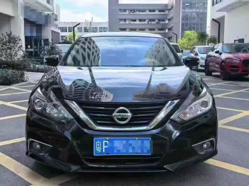 深圳17年日产天籁1