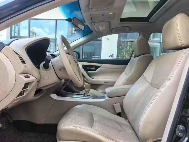 深圳17年日产天籁3