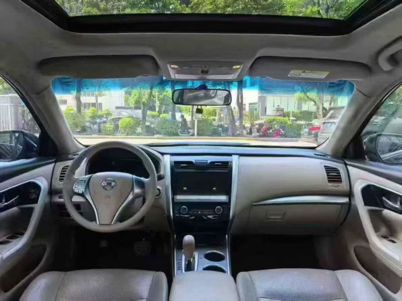 深圳17年日产天籁4