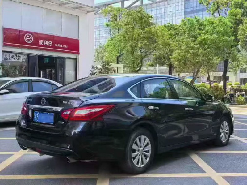 深圳17年日产天籁7