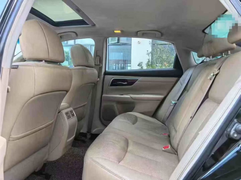 深圳17年日产天籁8