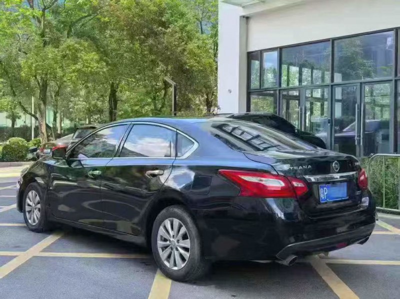 深圳17年日产天籁9