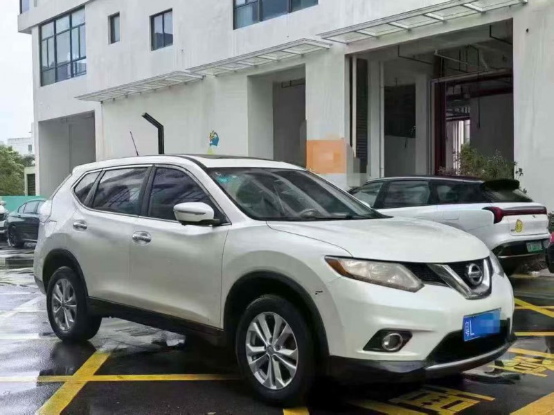 深圳15年日产奇骏6