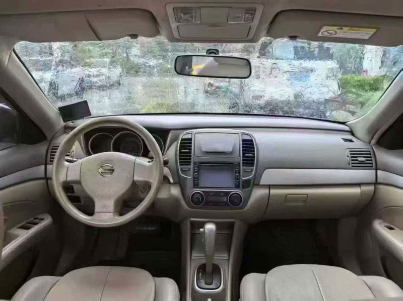 深圳16年日产轩逸3