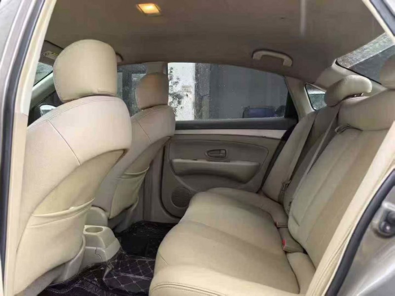 深圳16年日产轩逸6