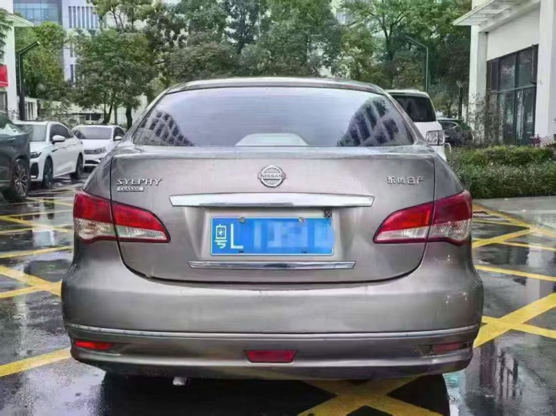 深圳16年日产轩逸7