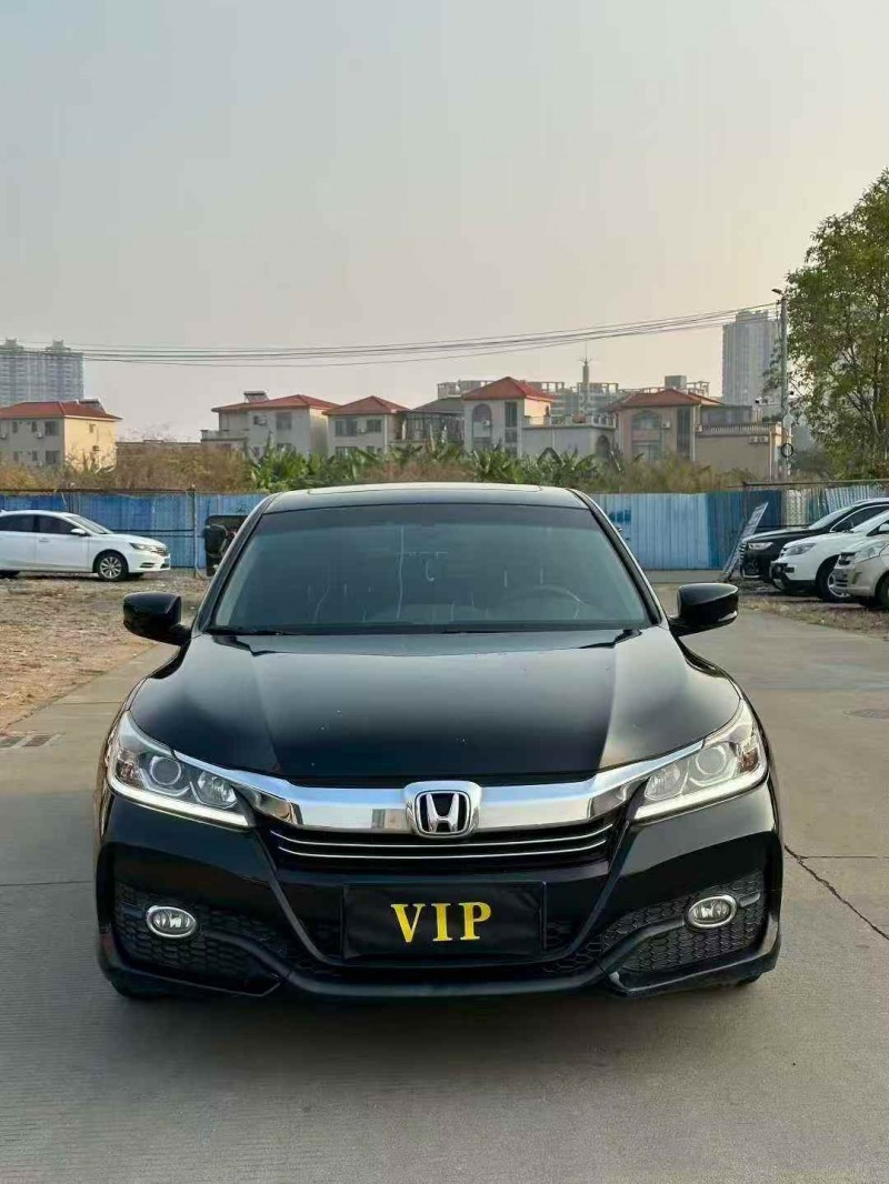 中山18年本田雅阁1