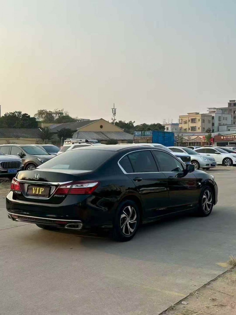 中山18年本田雅阁9