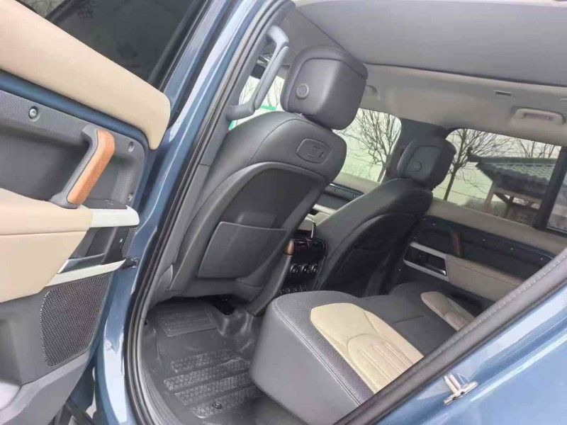 秦皇岛21年路虎卫士5