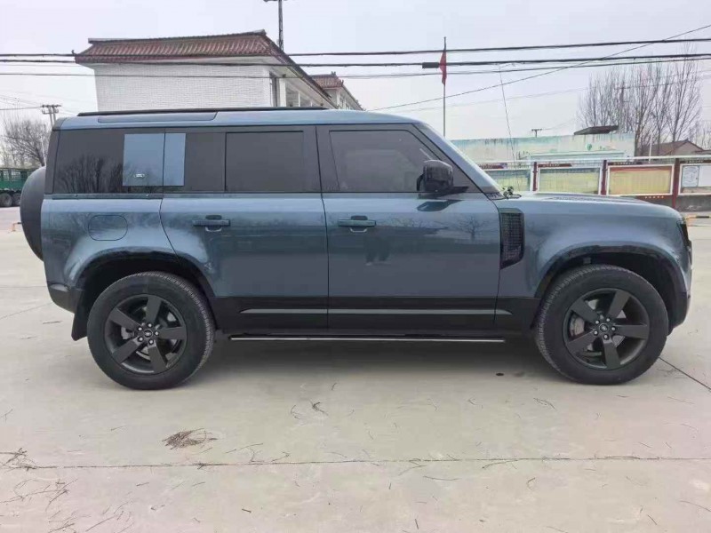 秦皇岛21年路虎卫士7