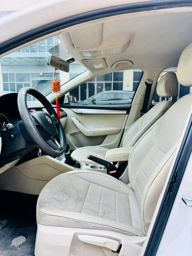 东莞16年斯柯达明锐4