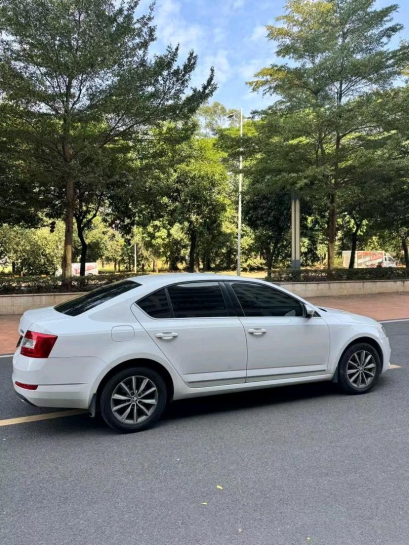 东莞16年斯柯达明锐8