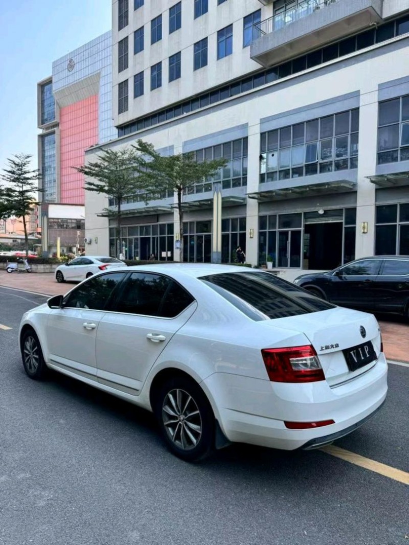 东莞16年斯柯达明锐9