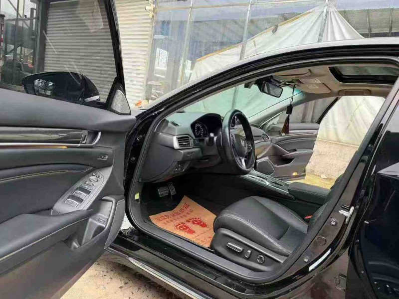 徐州23年本田雅阁4