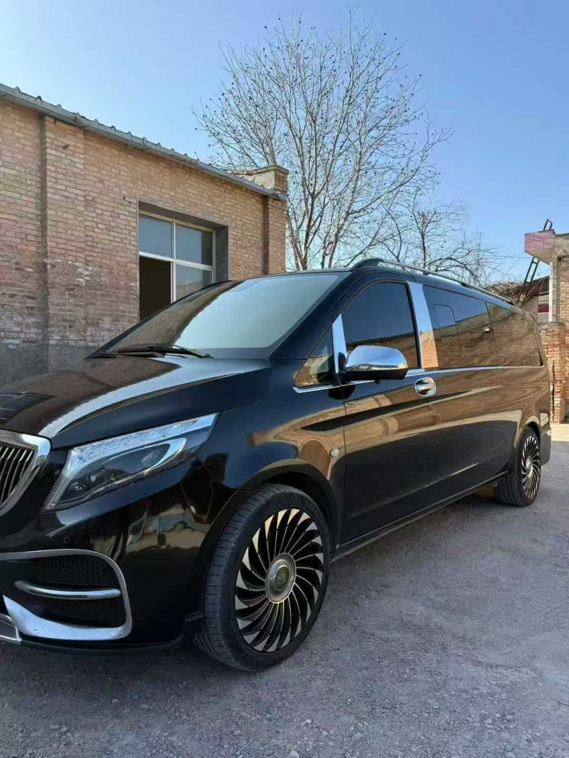 兰州18年奔驰威霆3