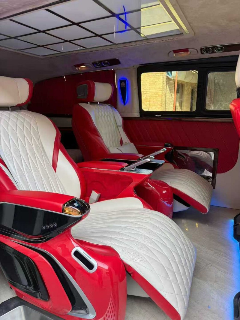 兰州18年奔驰威霆4